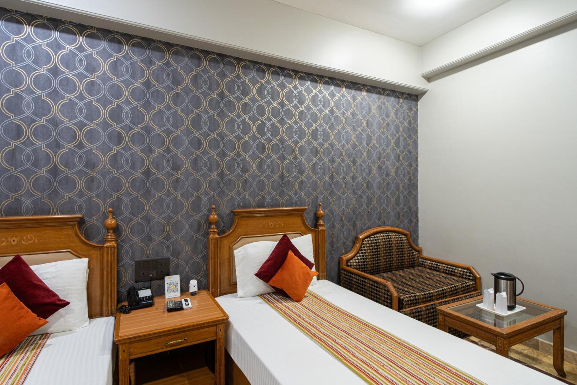 Hotel Sunstar Grand Delhi  Exterior foto
