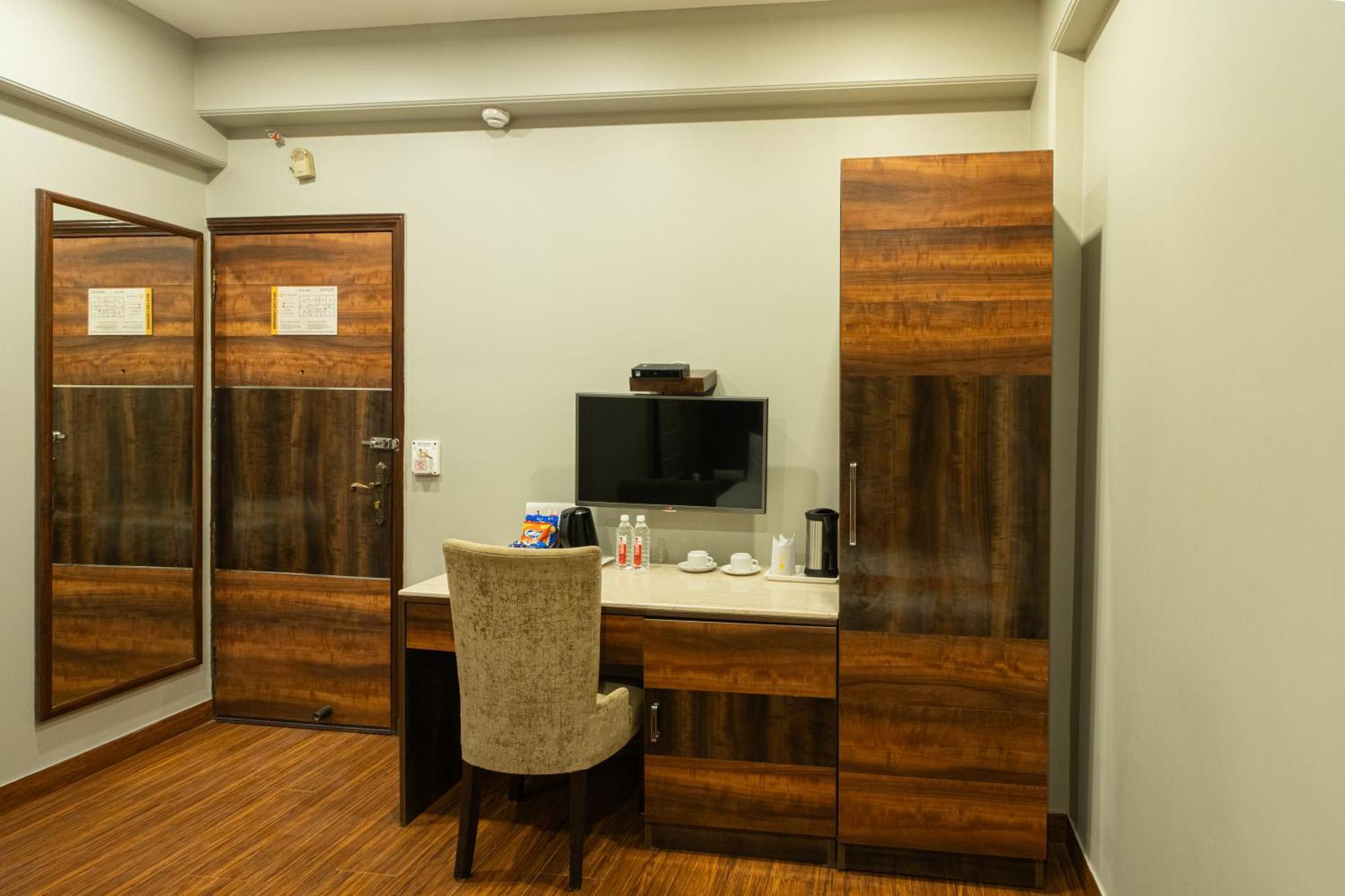 Hotel Sunstar Grand Delhi  Exterior foto