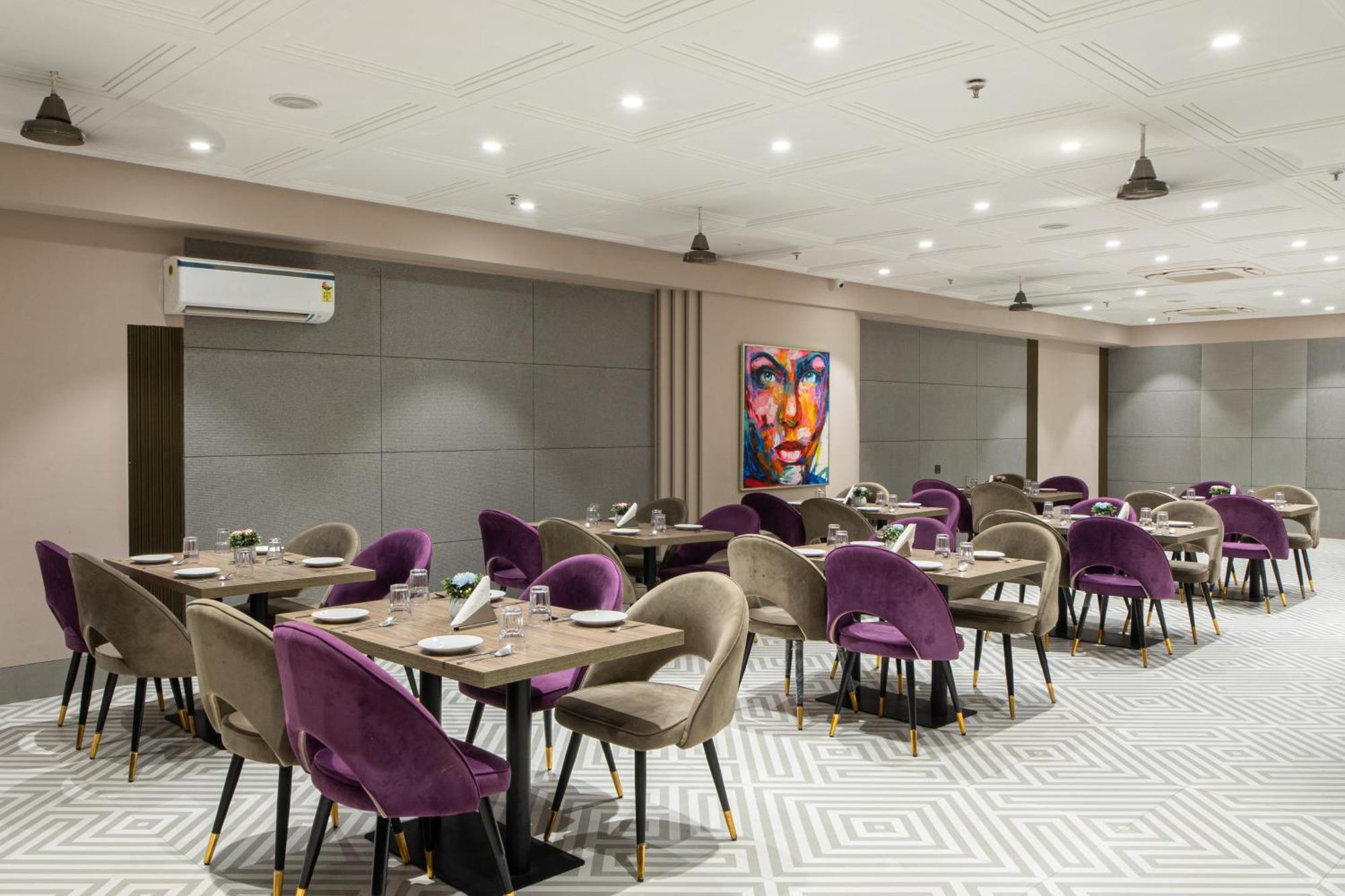 Hotel Sunstar Grand Delhi  Exterior foto