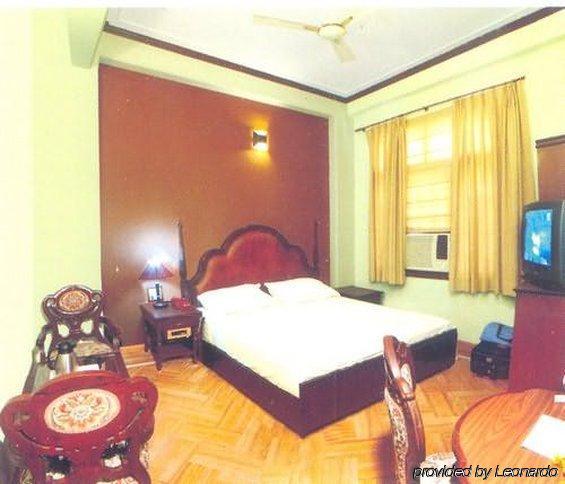 Hotel Sunstar Grand Delhi  Zimmer foto